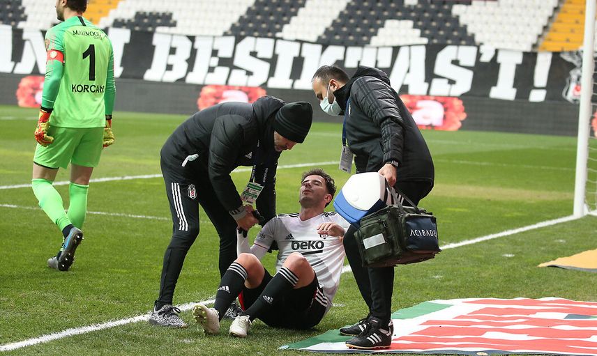 Beşiktaşlı Oğuzhan Özyakup'a Medipol Başakşehir Talip Oldu!