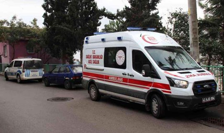 Çıplak halde gördü