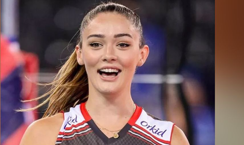 Milli voleybolcu Zehra Güneş ödül töreninde giydiği kıyafetle ağızları açık bıraktı