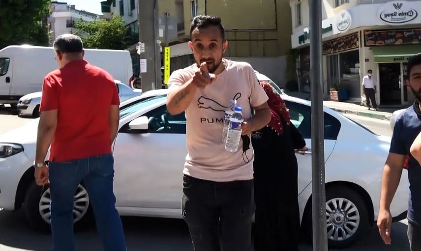 Demirören Haber Ajansı Muhabiri Şiddet Gören Kadını Kurtardı