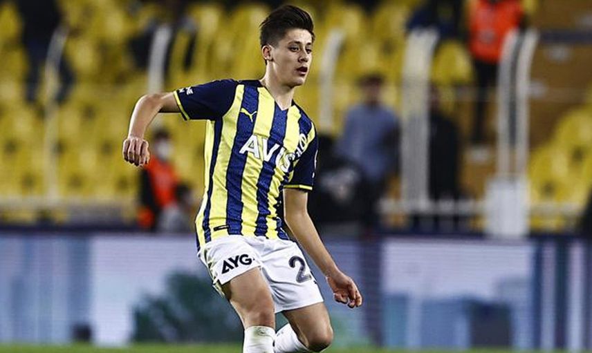 Fenerbahçe'nin Hatayspor Karşılaşmasında Arda Güler İle Serdar Dursun Arasında Dikkat Çeken Diyalog