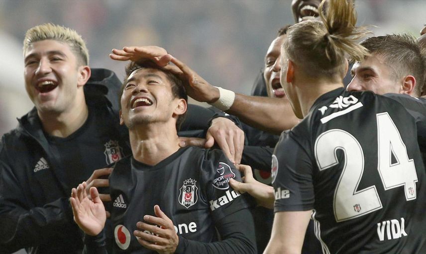 Antalyaspor Transferde Shinji Kagawa ile Görüşüyor!