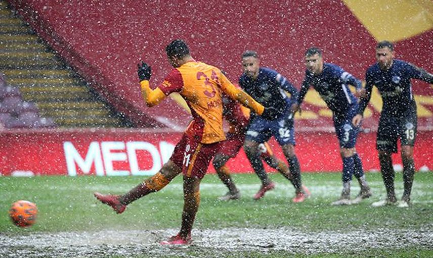Lyon Galatasaraylı Mostafa Mohamed'i transfer etmek istiyor!