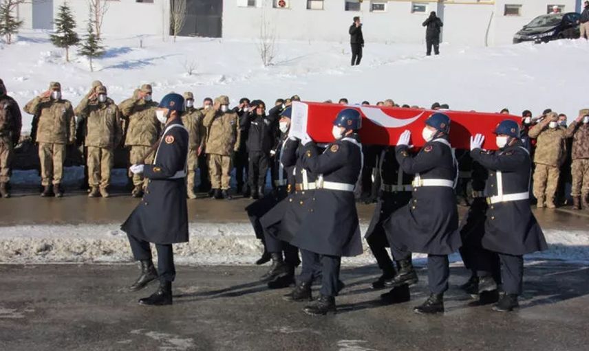 Hakkari'de Şehit Olan Asker İçin Köylüler Kar Kış Demeden Seferber Oldu