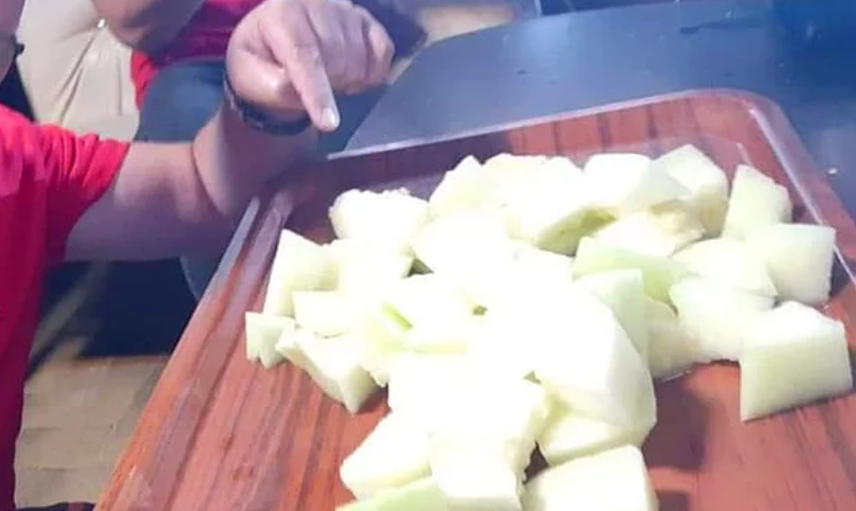 İnternetten Alışveriş Veren Adamın Kolisinden Kavun Çıktı