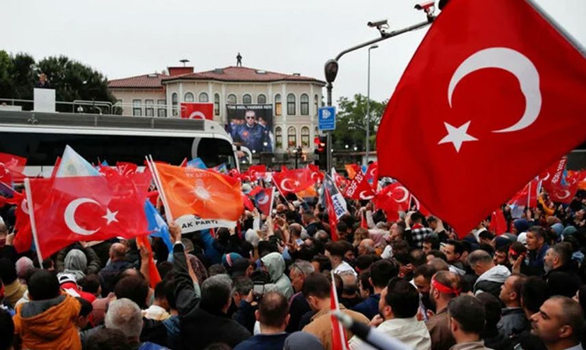 Türkiye sokaklara akın etti: Cumhurbaşkanı Erdoğan'ın seçim zaferi kutlanıyor