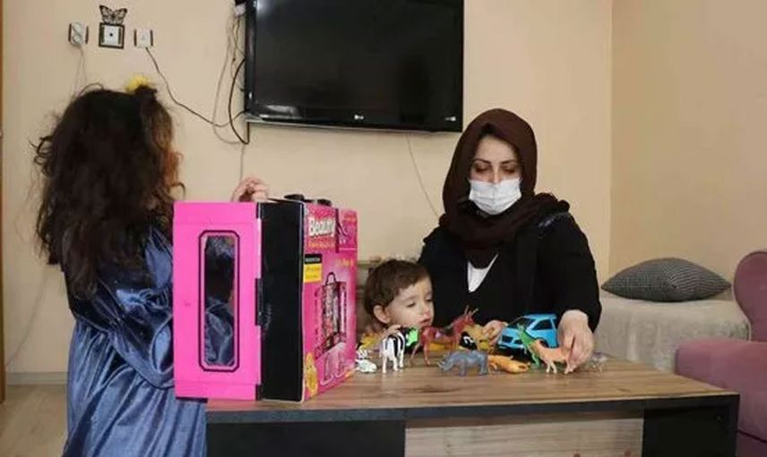 Sakarya'da ilginç bir vaka! Elleri ayakları bir anda morarıyor hastalığının adı bile yok