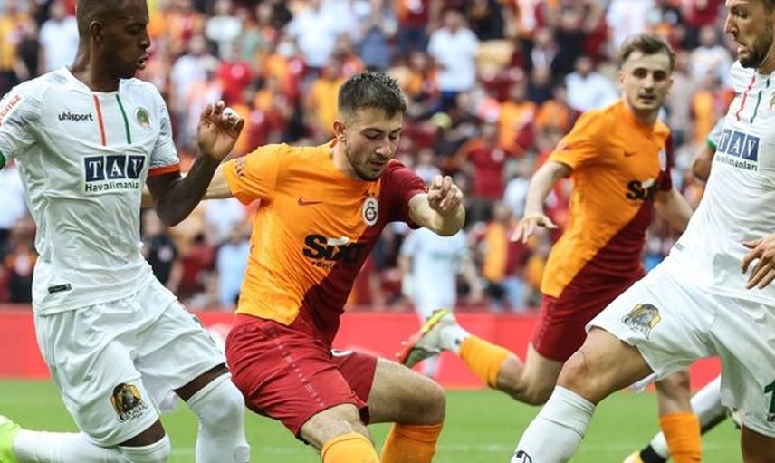 Galatasaray'da Halil Dervişoğlu İle İlgili Yeni Gelişmeler Yaşanıyor!