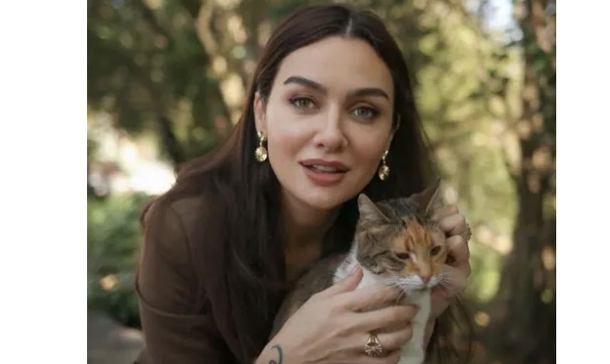 İç çamaşırsız fotoğrafları gündem oldu: Birce Akalay’dan iddiaları pozlar