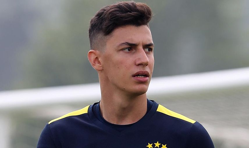 İtalyan devi Roma Fenerbahçeli Berke Özer'i transfer ediyor!