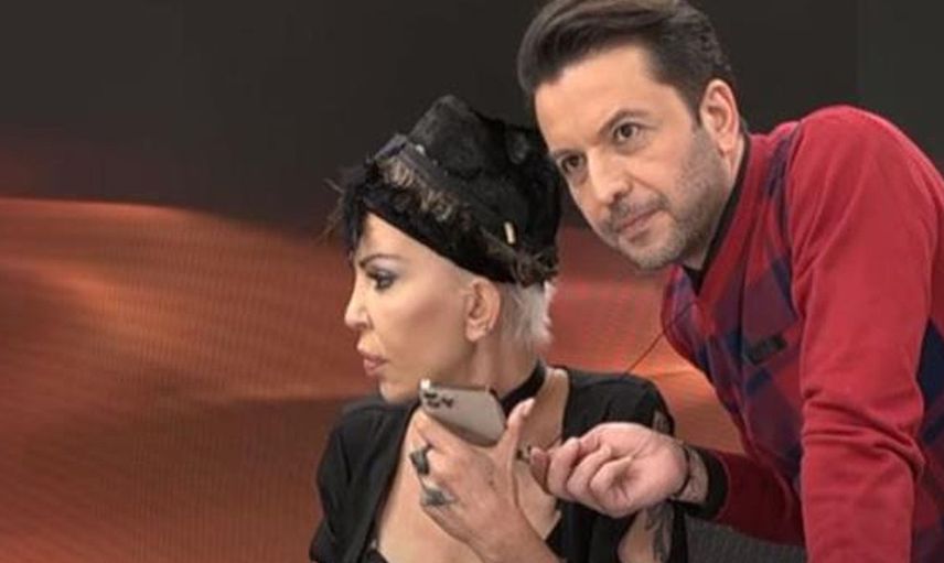O ünlünün çıplak fotoğraflarını çekti!