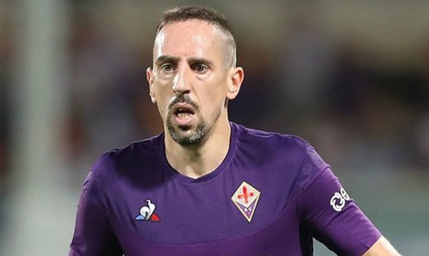 Galatasaray'ın eski yıldızı Franck Ribery geçirdiği trafik kazası sonrası hastaneye kaldırıldı!