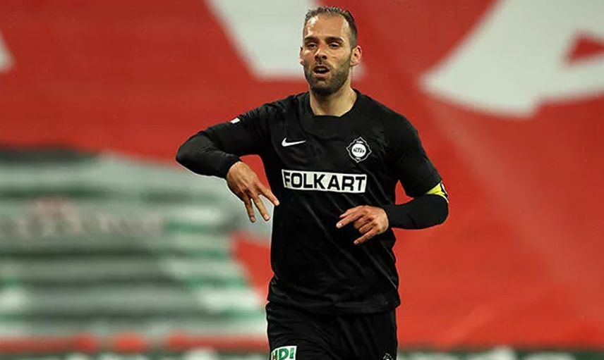 Süper Lig ekiplerinden Altay'da Marco Paixao ve Murat Akça hakkında kadro dışı kararı geldi!