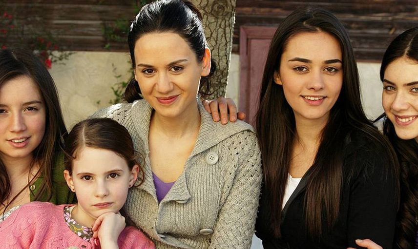Fulya Zenginer bebeğini kucağına aldı! Çocuğa verdiği isim tekrar gündem oldu