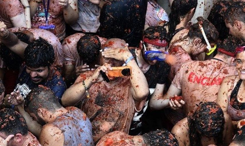 Dünyanın en büyük yemek savaşı: La Tomatino festivali