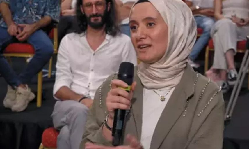 Hasan Can Kaya bile şaşırdı Esra öğretmenin boşanma sebebini duyan şoke oldu