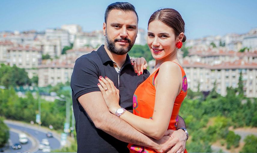 Alişan bir filmde öpüşmediği için eşiyle evlendiğini söylemişti: Buse Varol’un o filmdeki cesur sahneleri ortaya çıktı!