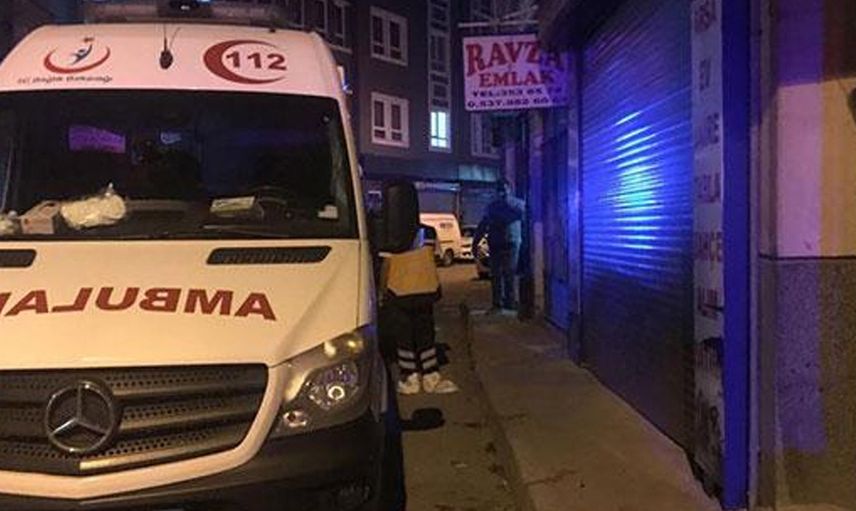 Eşini Bıçaklayan Adam Çocuklarını Alıp Kaçtı