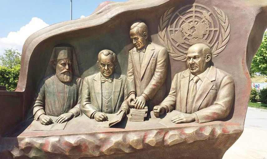 Heykel Belediyeciliği, Hizmet Belediyeciliğine Karşı!