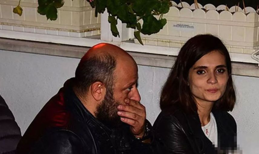 Serkan Keskin ve Meriç Aral tatilde aşka geldi! İkili denizin ortasında kimseyi umursamadan yakınlaştı o anlar Bebek Sahili rezaletini akıllara getirdi