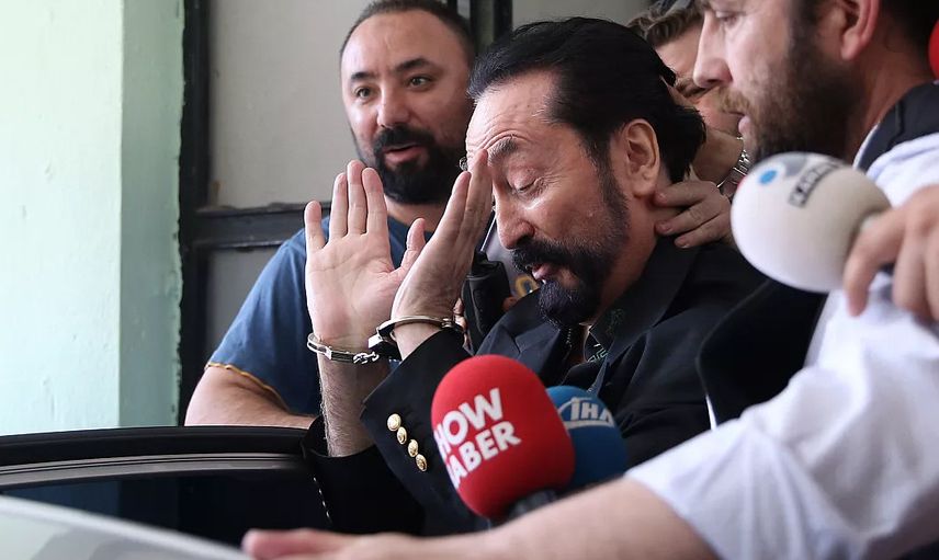 Adnan Oktar'ın cezaevi istekleri deşifre oldu: 1 ayda 252 kez kadın avukatlarla görüştürülmüş! ''Kameraları kapattırıp...''