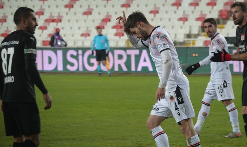 Beşiktaş ve Fenerbahçe Arda Kızıldağ'ı Kadrosuna Katmak İstiyor!