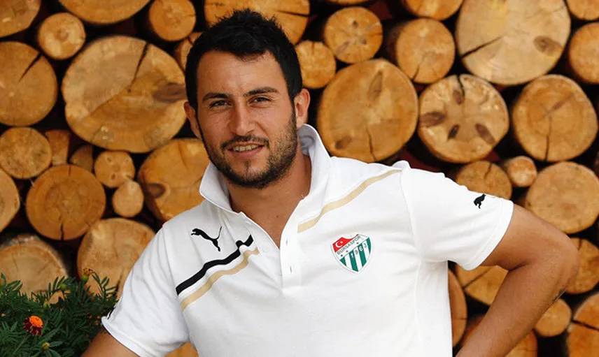 Ozan İpek Amatör Futbola Başladı