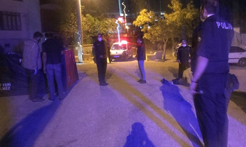 Bolu’da Kıskançlık Krizine Giren Kadın Sevgilisini Bıçakladı
