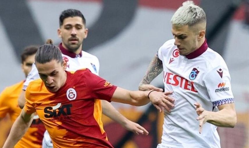 HANGİ MEVKİDE OYNUYOR?