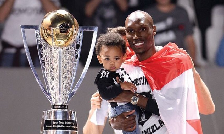 Beşiktaşlı Atiba Hutchinson İle İlgili Kritik Gelişme!