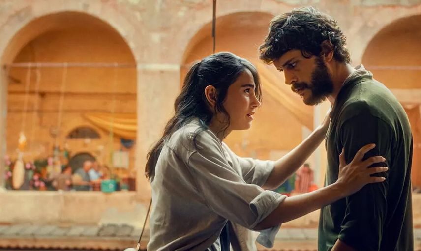 Netflix'in yeni Türk yapımı Kül yayınlandı: Alperen Duymaz ve Funda Eryiğit'in ateşli sahnesi sosyal medyayı salladı!