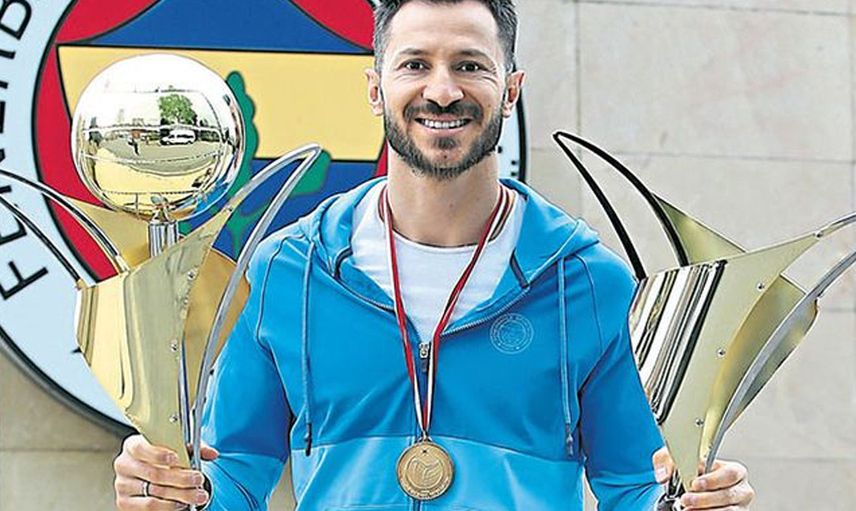 Fenerbahçe HDI Sigorta, Emre Batur'un Sözleşmesini Uzattı