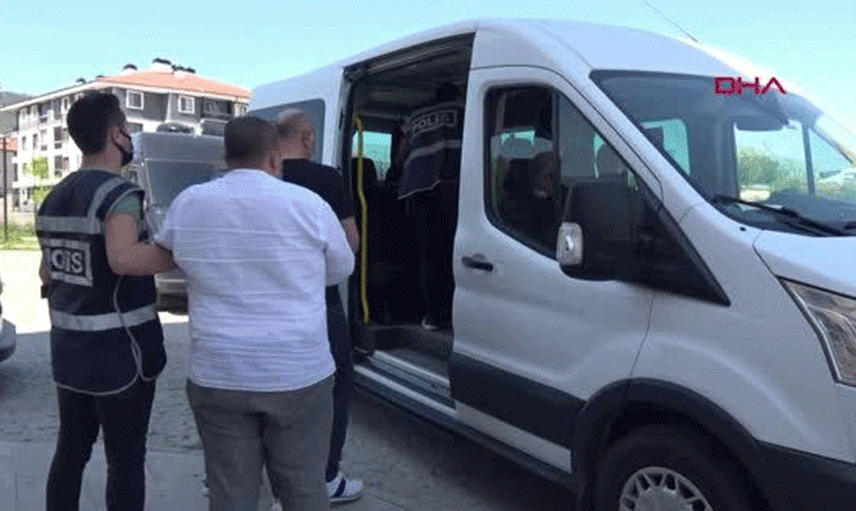 Kütahya'da Cinayet: Taksiciler Cansız Bedeni Kaldırıma Bıraktı