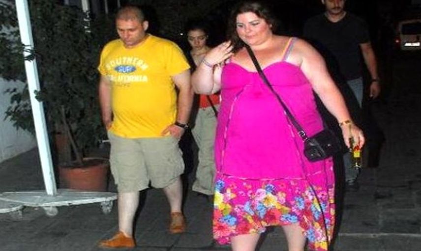 Verdiği kilolarla bilinen Çok Güzel Hareketler Bunlar’ın oyuncusu Pelin Öztekin’in bikinili pozuna yorum yağdı