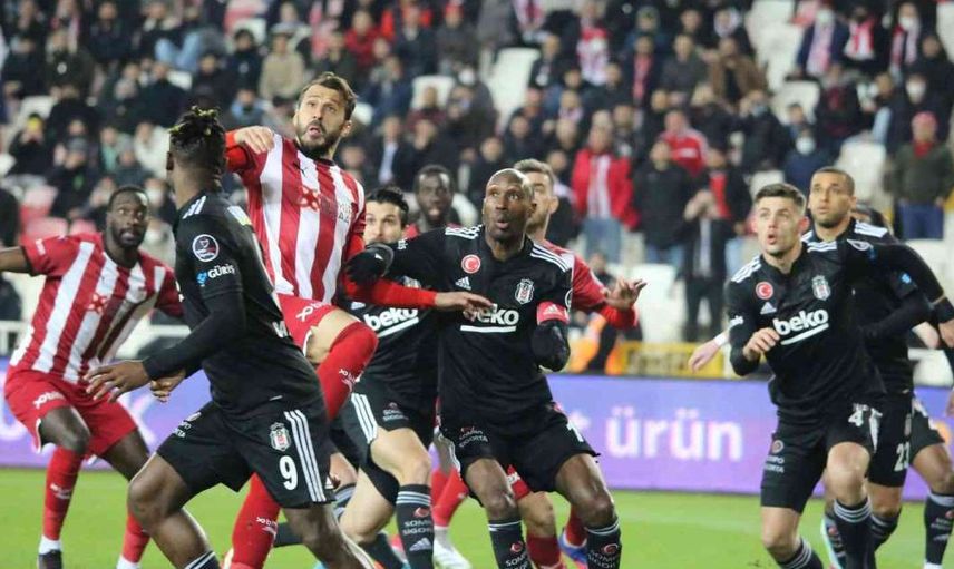 Ayhan Akman'dan Sivasspor Beşiktaş maçı ve Batshuayi yorumu: Devşirme gibi bir forvet 25'leri bulna ihtimali yok