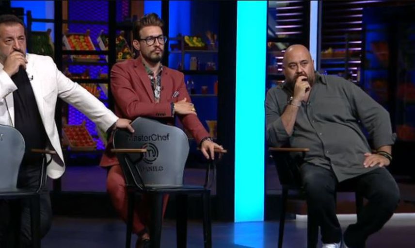 MasterChef 2021'de Duygusal Dakikalar: Jüri Üyelerini Ağlattı!