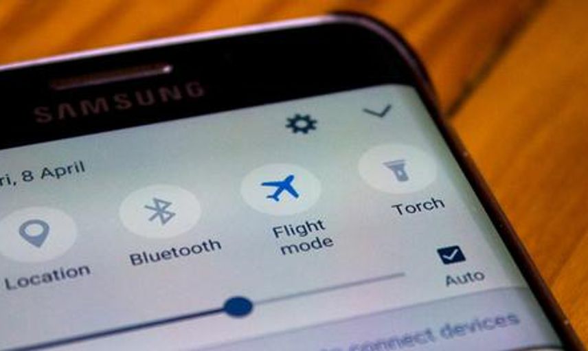 Telefonların Arkasında Bulunun Siyah Nokta Meğer Bu İşe Yarıyormuş