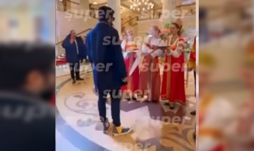 Burak Özçivit Rusya'yı fethetti! Öyle bir karşıladılar ki... Şaşkına döndü!