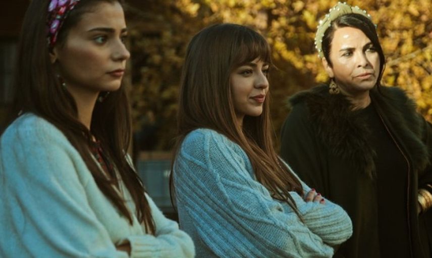 Üç Kuruş Dizisinde Ekin Koç ve Aslıhan Malbora Arasında Yasak Aşk İddiası!