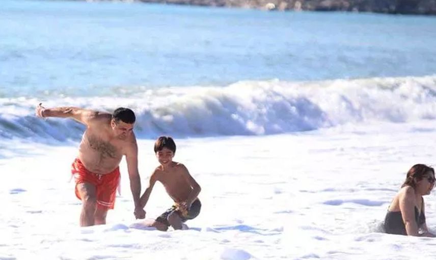 Antalya’da Kış Unutuldu: Denize Akın Ettiler