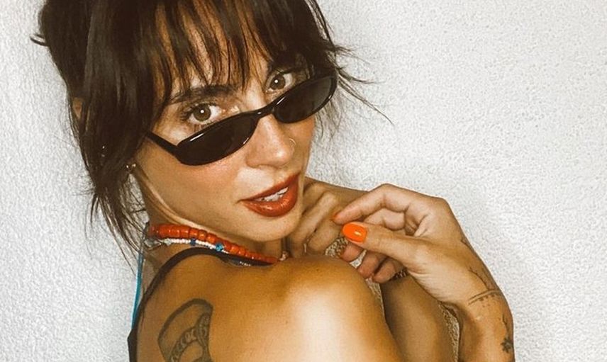 Hepsi Grubu’nun solisti Yasemin, Instagram paylaşımına yorum yapanlara ateş püskürdü