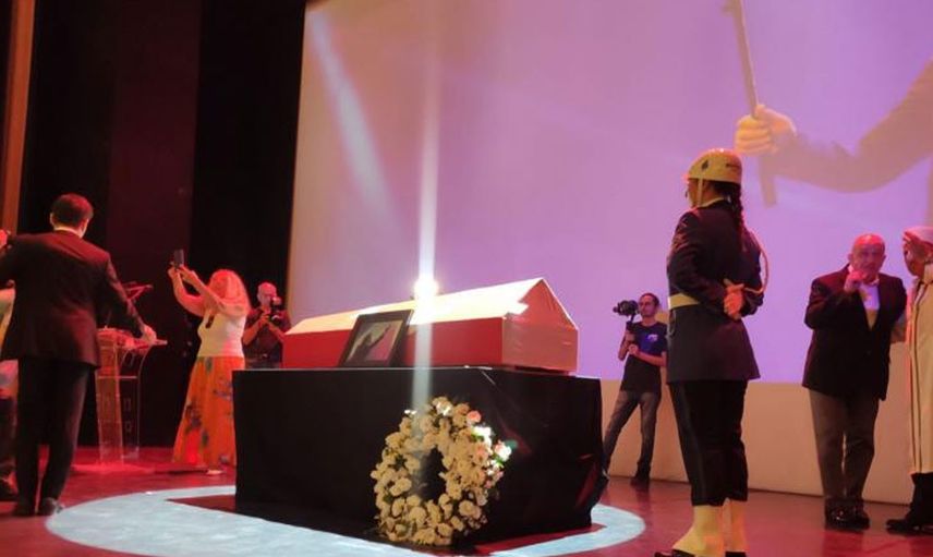 İlhan İrem'e son veda! Ünlü şarkıcının cenaze töreni düzenlendi usta isme yapılan saygısızlık törene damga vurdu