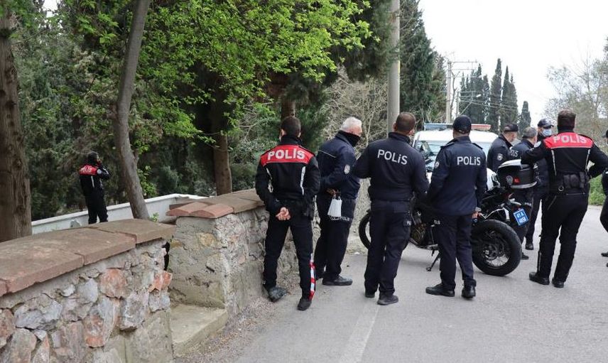 Kocaeli'de Mezarlığı Dua Etmek İçin Gitti, Kayıp Oğlunun Cesedini Buldu