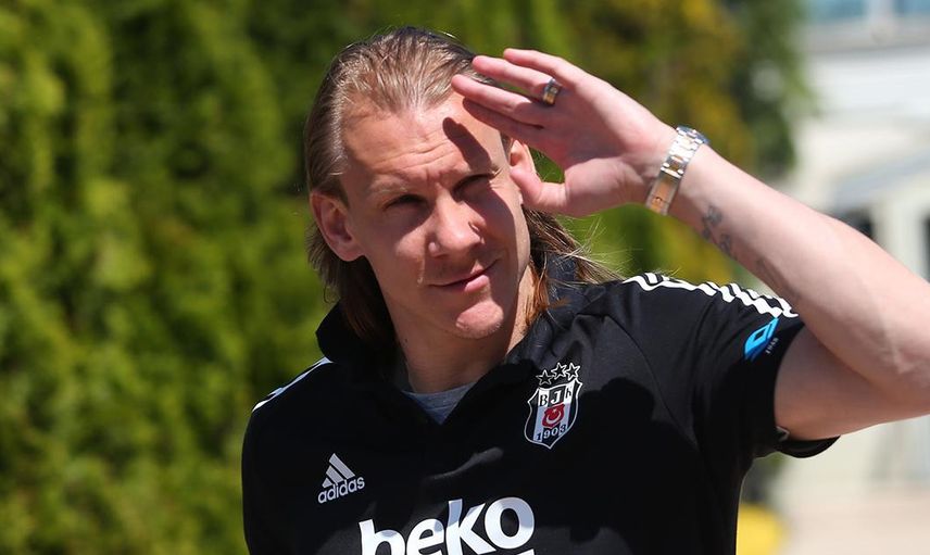 KAÇ YAŞINDADIR?