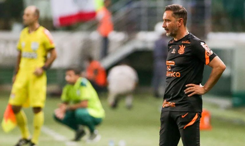 Fenerbahçe'nin eski teknik direktörü Vitor Pereira, Bright Osayi Samuel'i takımına transfer etmek istiyor!