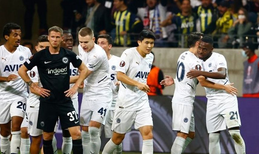 Eintracht Frankfurt - Fenerbahçe Maçında, Osayi Samuel'e Yapılan Faul Sonrası Gerilim Yükseldi!