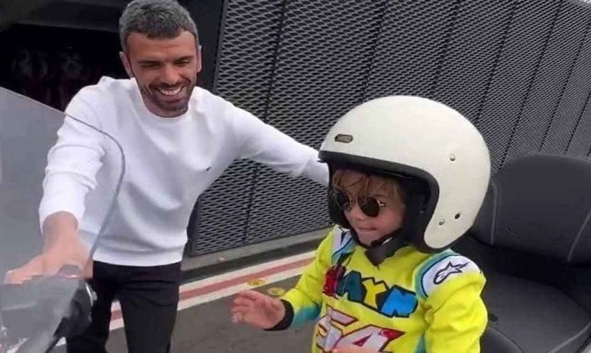 Kenan Sofuoğlu’nun yarışa hazırladığı 4 yaşındaki oğlu kaza yaptı