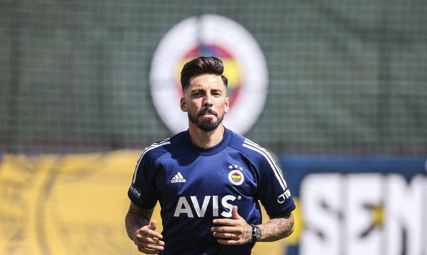 Fenerbahçe'de Jose Sosa İçin Karar Verildi!