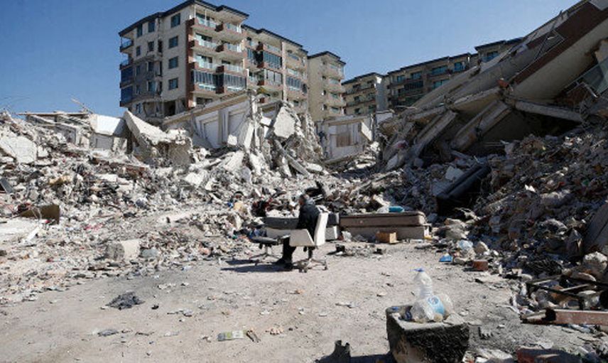 Son dakika! Hatay'da 6.3 büyüklüğünde deprem, yıkılan binalar var