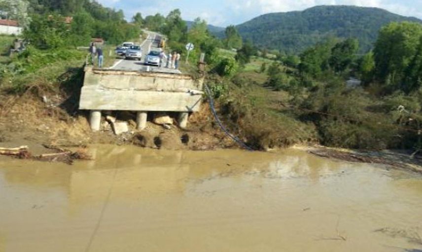 Talihsiz Adam 3 Yıl Daha Sinop'ta Selde Yıkılan Evinin Kredisini Ödeyecek